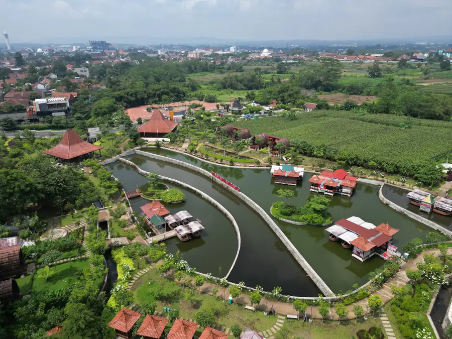 Taman Apung Mas Kemambang — foto 2